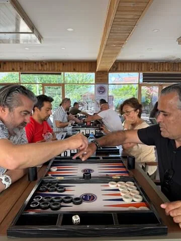 Fethiye'deki Öğretmenler Tavla Turnuvası, Çekişmeli Ve Heyecanlı Geçti