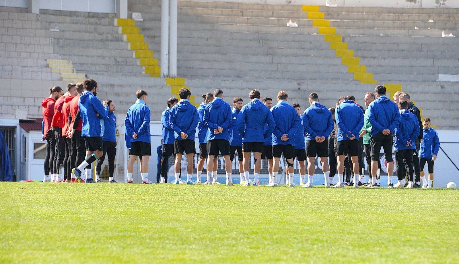 Fethiyespor, Adana’da Gülmek İstiyor
