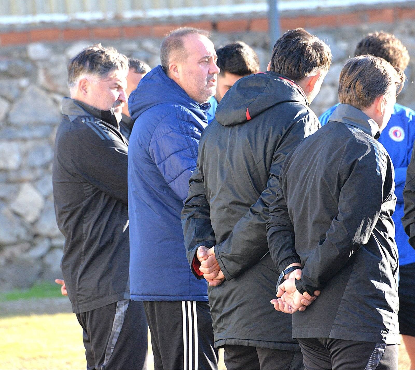 Lacivert Beyazlı Futbolcular, Antrenmanlara Başladı