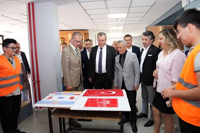 FTSO, Proje Okuluna Bilgisayar Atölyesi Hediye Etti