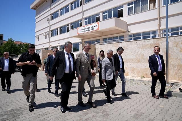 FTSO, Proje Okuluna Bilgisayar Atölyesi Hediye Etti