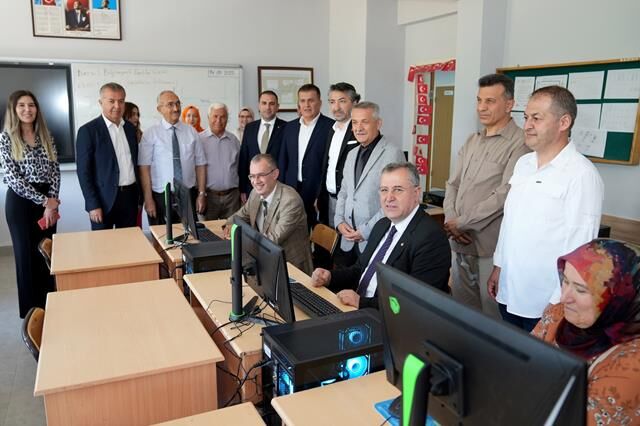 FTSO, Proje Okuluna Bilgisayar Atölyesi Hediye Etti