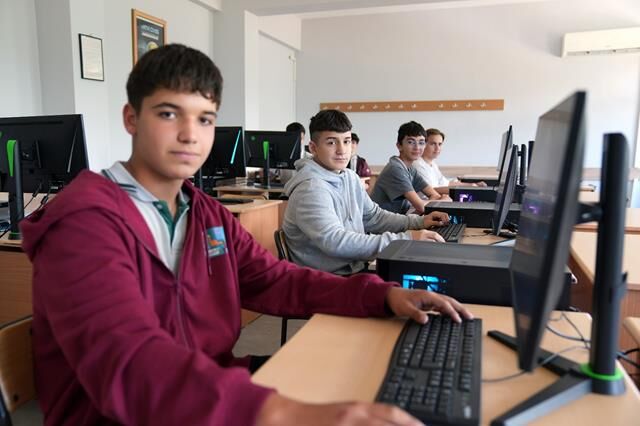FTSO, Proje Okuluna Bilgisayar Atölyesi Hediye Etti