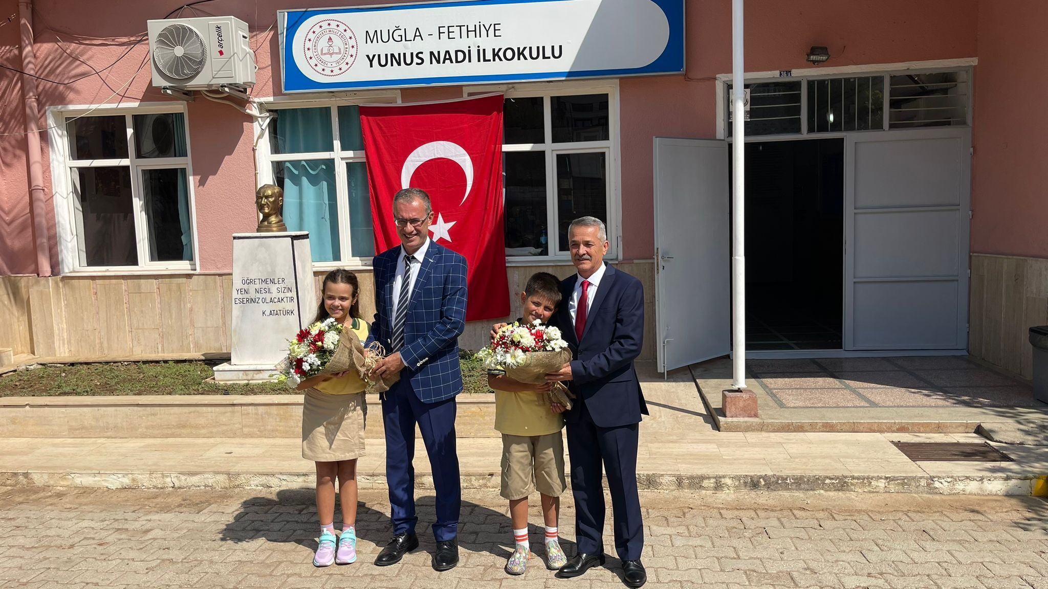 Fethiye'de Yeni Eğitim Öğretim Yılının İlk Ders Zili Çaldı