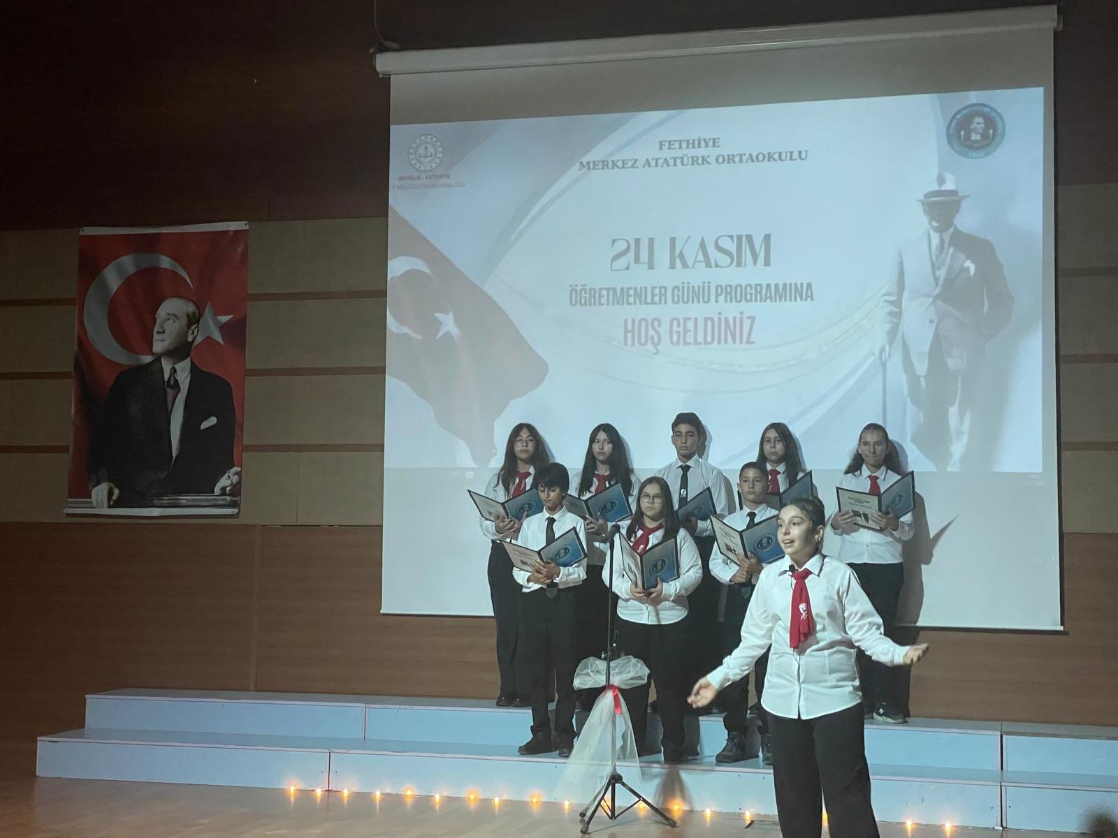 "Bir Sevdadır Öğretmen Olmak" İsimli Program Ayakta Alkışlandı