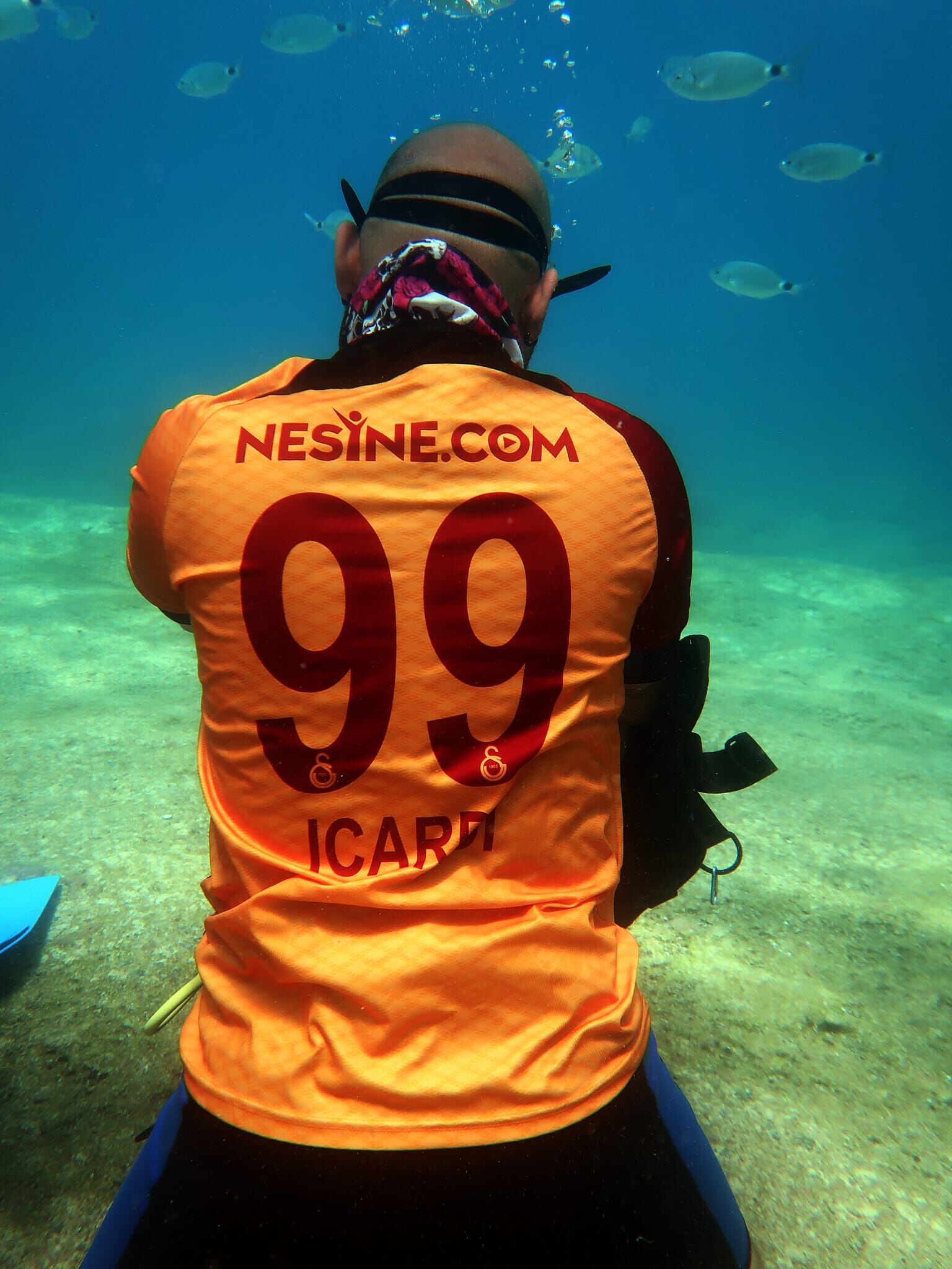 Galatasaray'ın Şampiyonluk Sevincini Deniz Dibinde Kutladılar