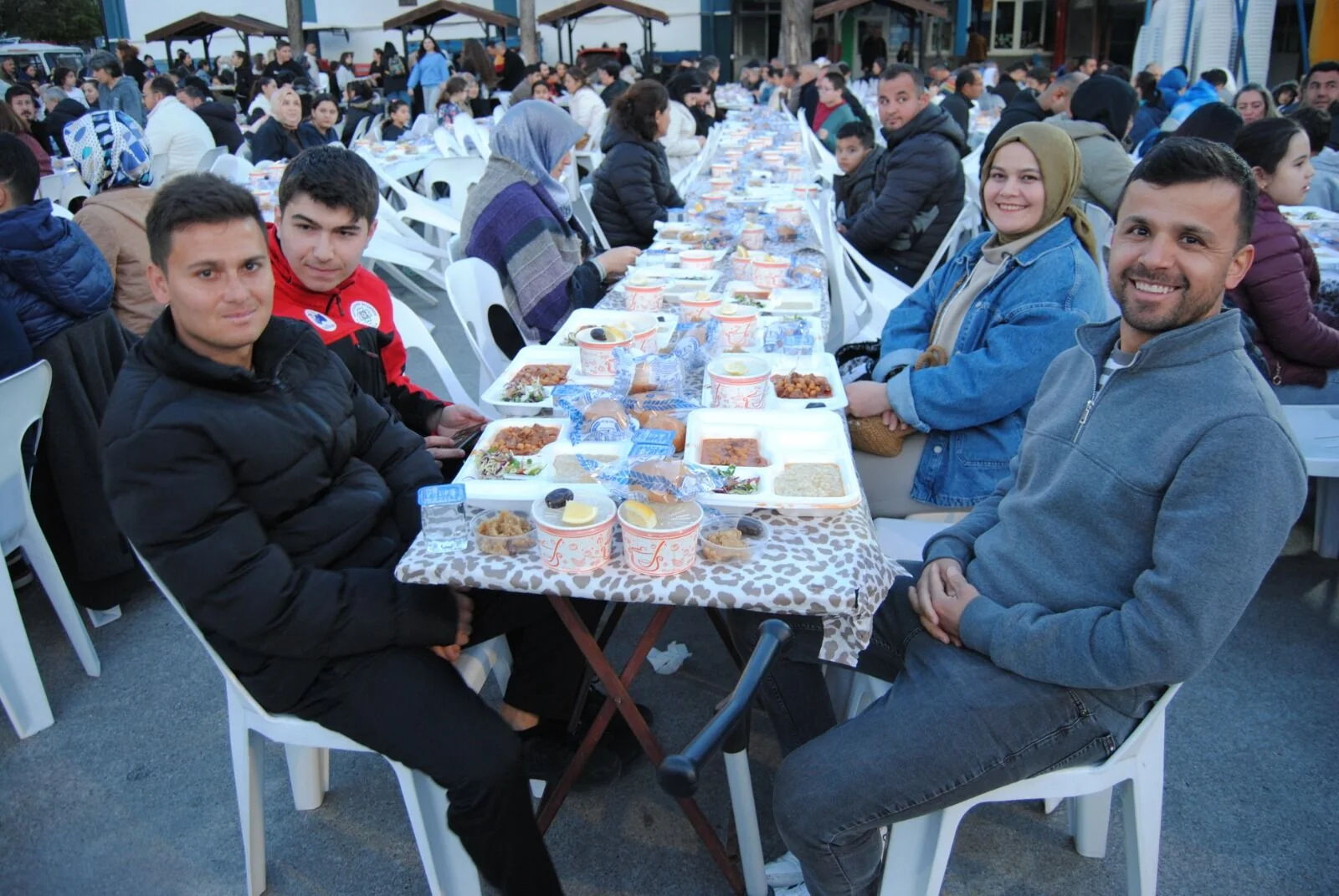 Gazi İlkokulu’nun İftar Yemeği’ne Büyük İlgi