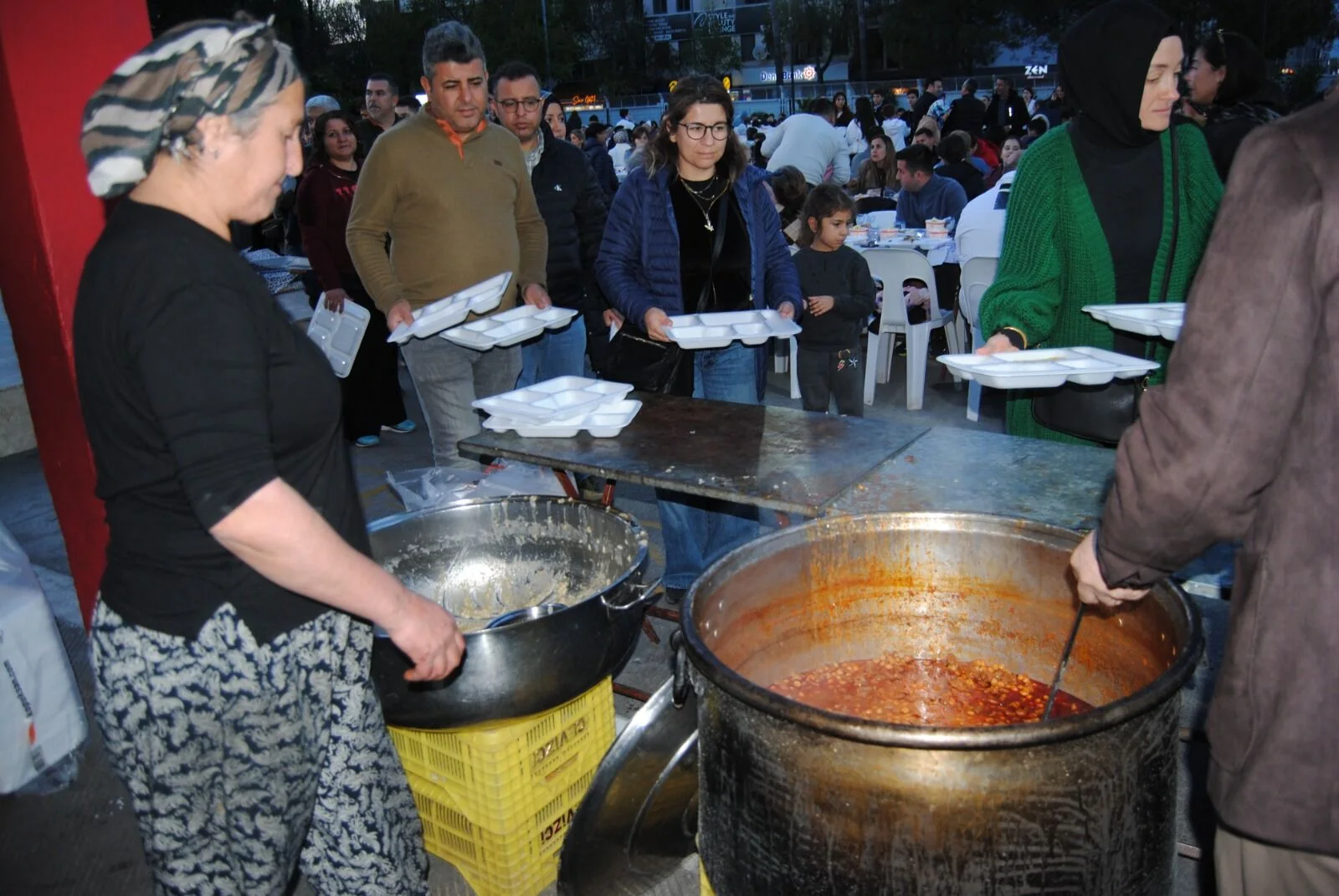 Gazi İlkokulu’nun İftar Yemeği’ne Büyük İlgi