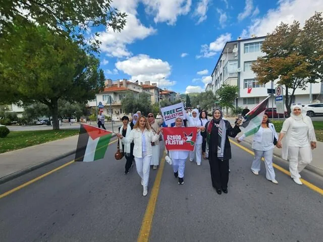 Gazze İçin Sessiz Çığlık Zinciri Oluşturdular