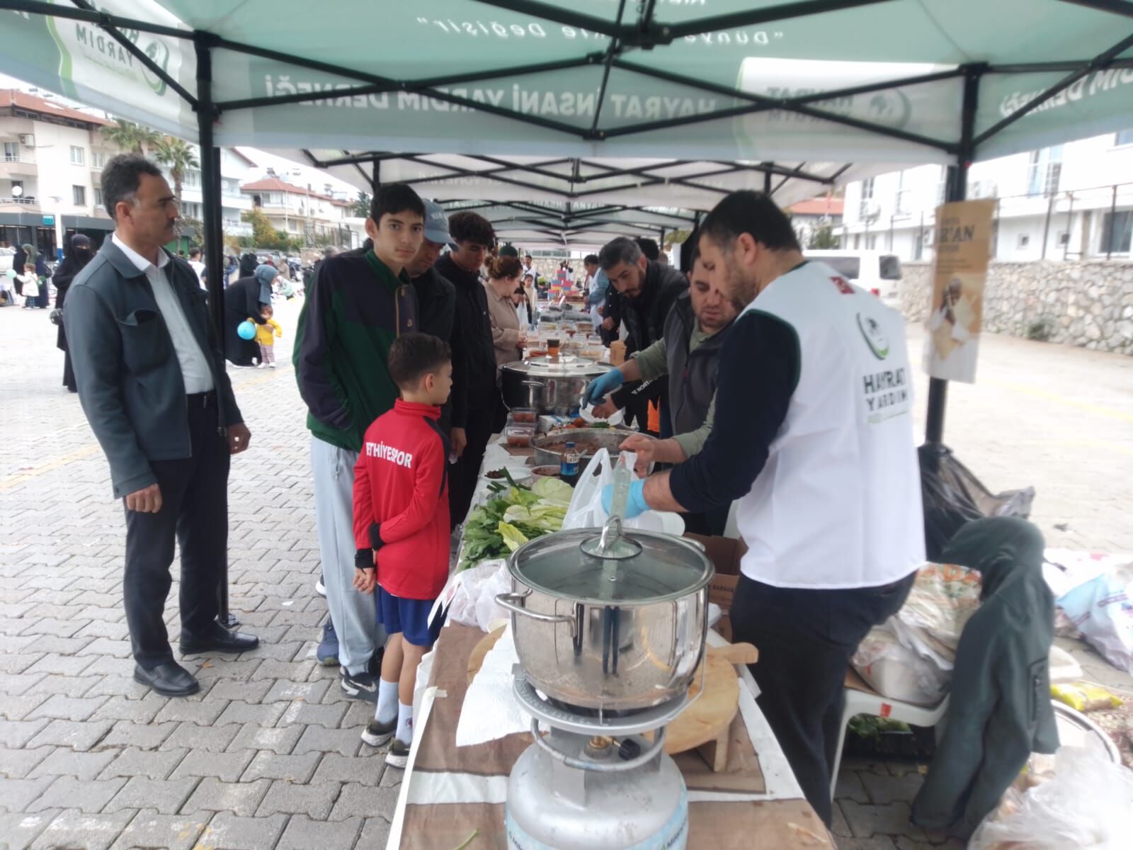 Fethiye'de Gazze Yararına Yapılan Kermese Büyük İlgi Oldu