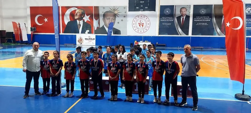 Geleneksel Çocuk Oyunları Şenliği Ödül Töreniyle Sona Erdi