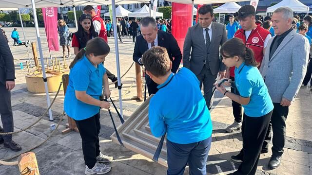 Geleneksel Oyunlar Tırı, Geçmişin Oyunlarını Fethiye'de Öğrencilerle Buluşturdu