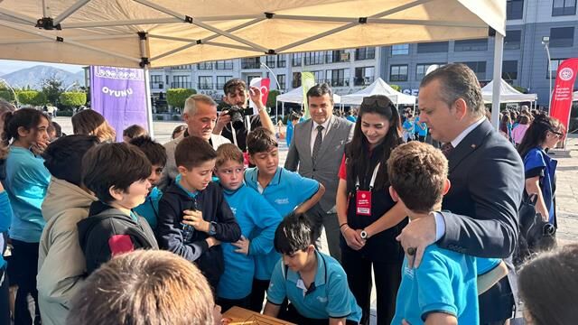Geleneksel Oyunlar Tırı, Geçmişin Oyunlarını Fethiye'de Öğrencilerle Buluşturdu