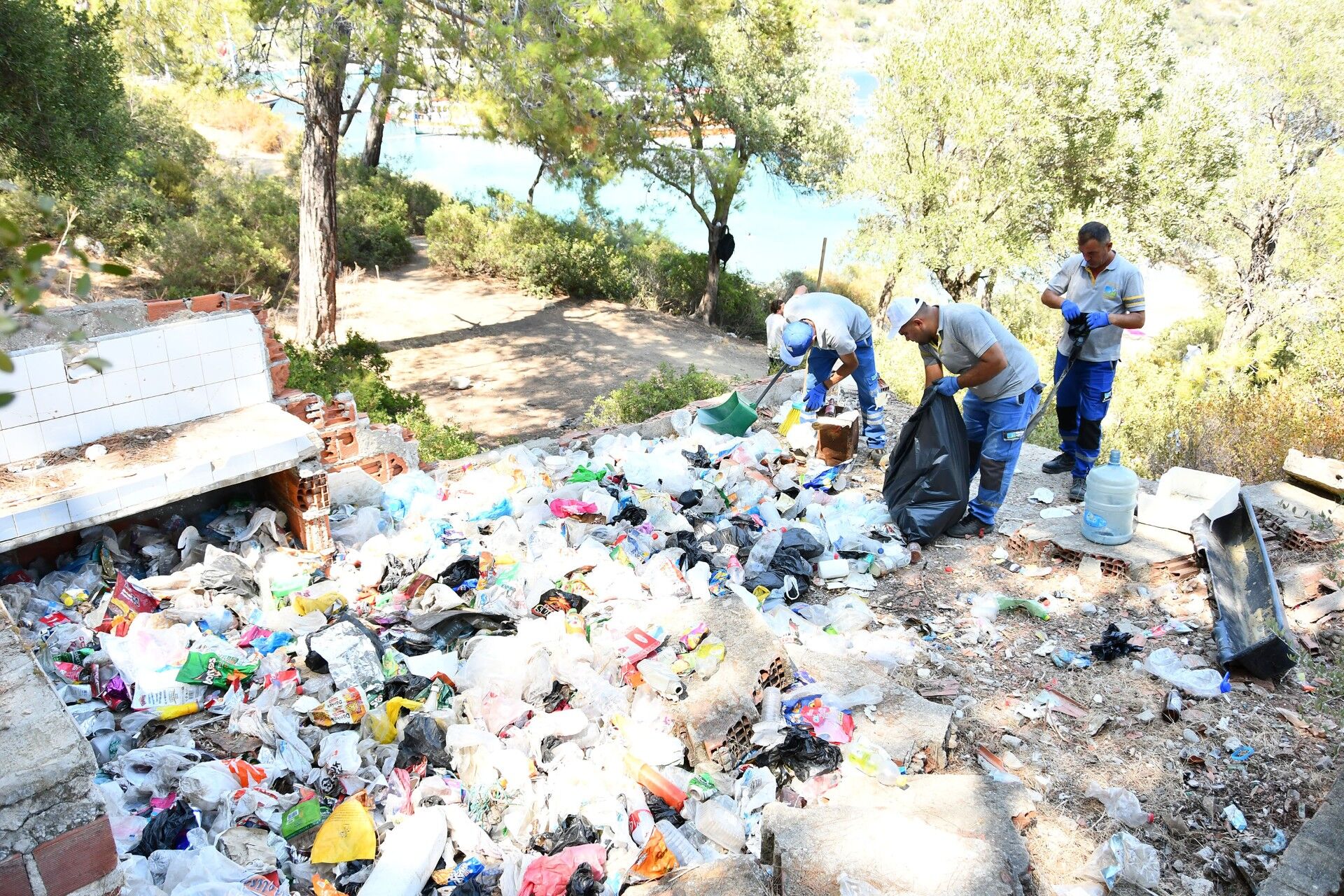 Gemiler Darboğaz’da Temizlik Çalışması Yapıldı