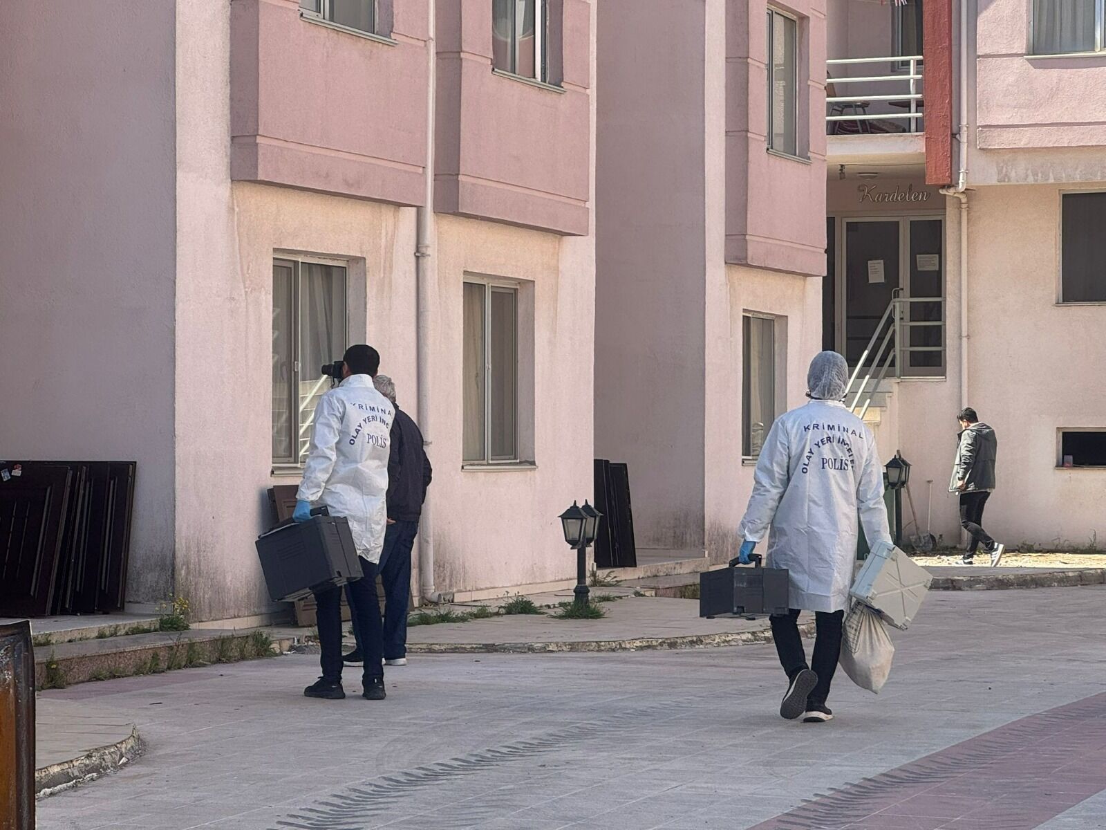Genç Teğmen Evinde Ölü Bulundu