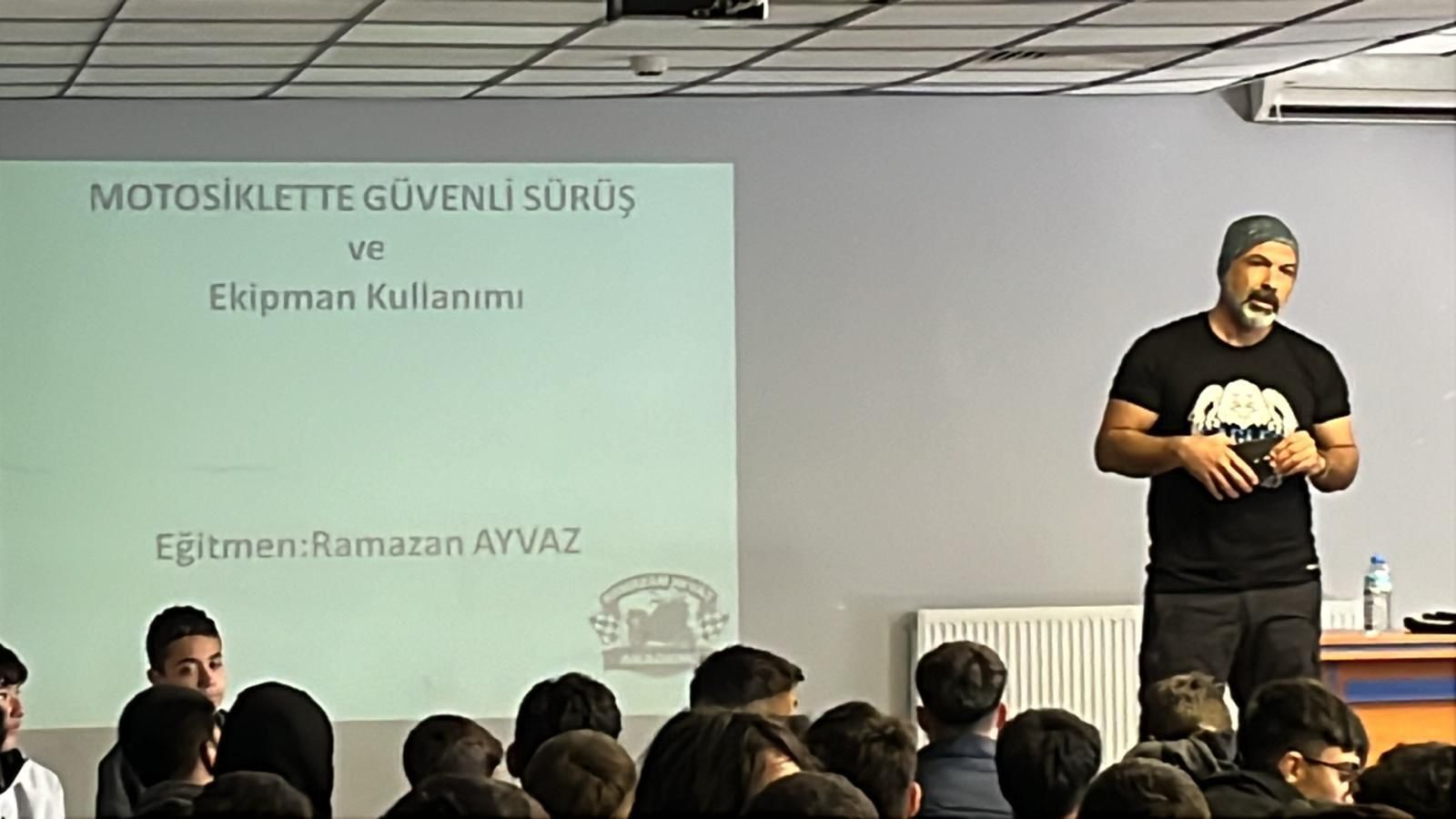 Gençlik 360 Eğitim Programı Kapsamında Eğitimler Sürüyor