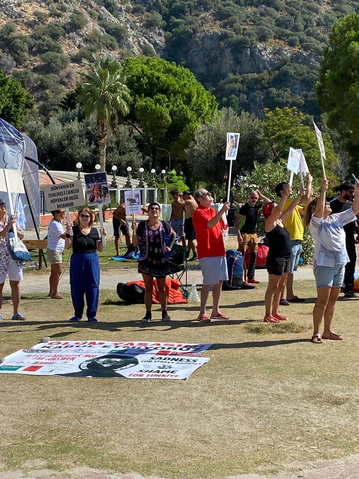Ölüdeniz’de Gökyüzünde Pankartlı Eylem