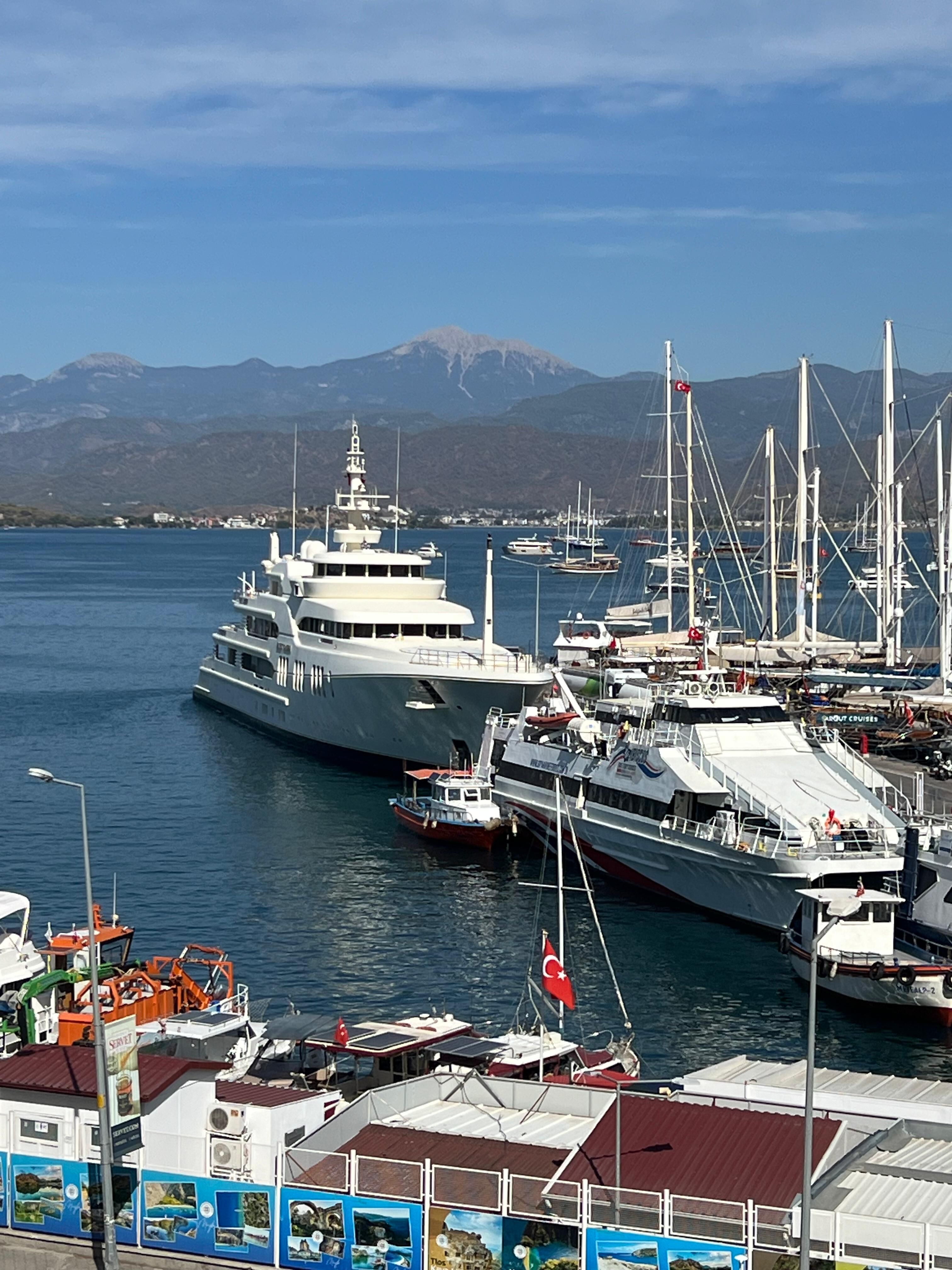 Göz Kamaştıran Mega Yat ‘Ecstasea’ Fethiye’de