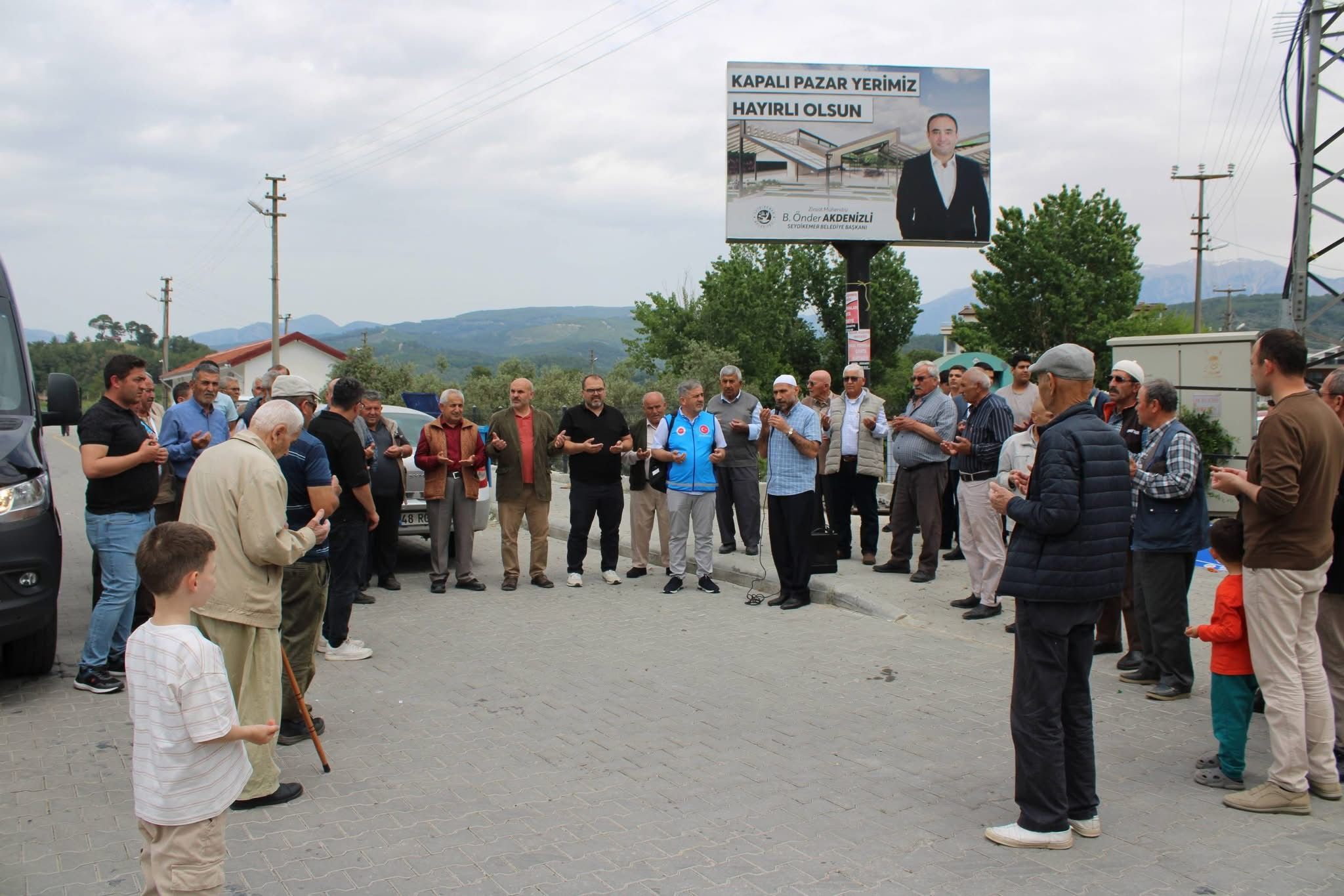 Hac Yolculuğuna Dualarla Uğurlandılar