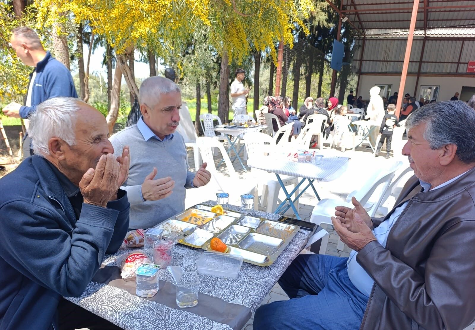 Hacıosmanlar’da Gönülleri Buluşturan Şükür Sofrası