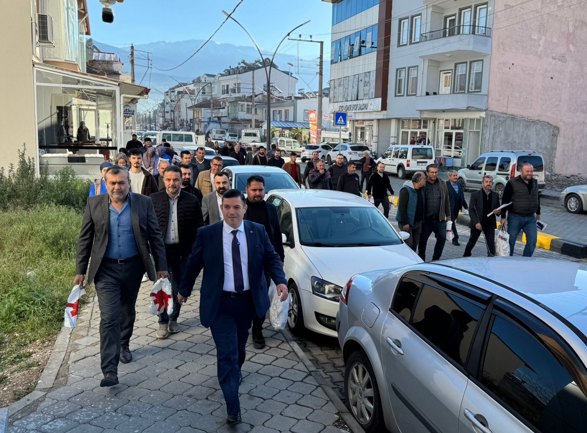 Seydikemer’de Harun Sağır, Ziyaretlerini Sürdürüyor