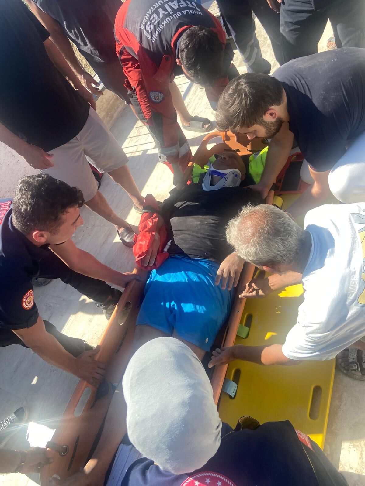 Havuz Makine Dairesine Düşen Vatandaş Yaralı Kurtarıldı