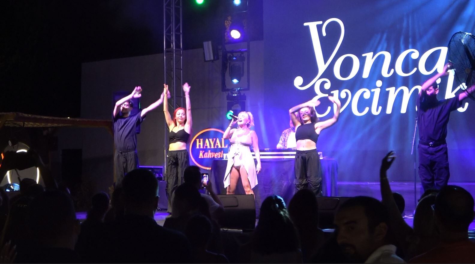 Hayal Kahvesi Fethiye’de 90’lar Gecesi