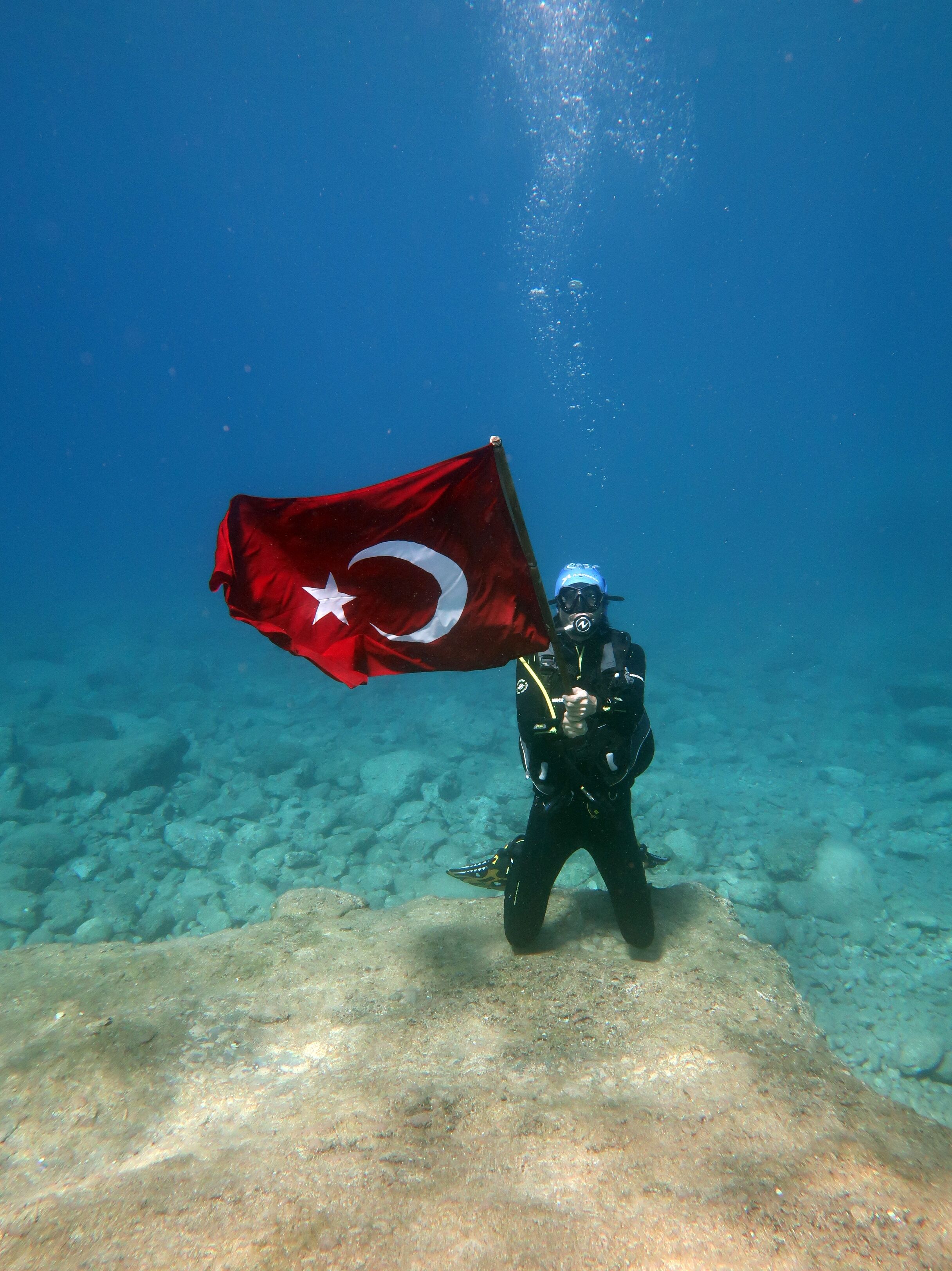 Fethiye’de Cumhuriyet Bayramını Deniz Dibinde Kutladılar