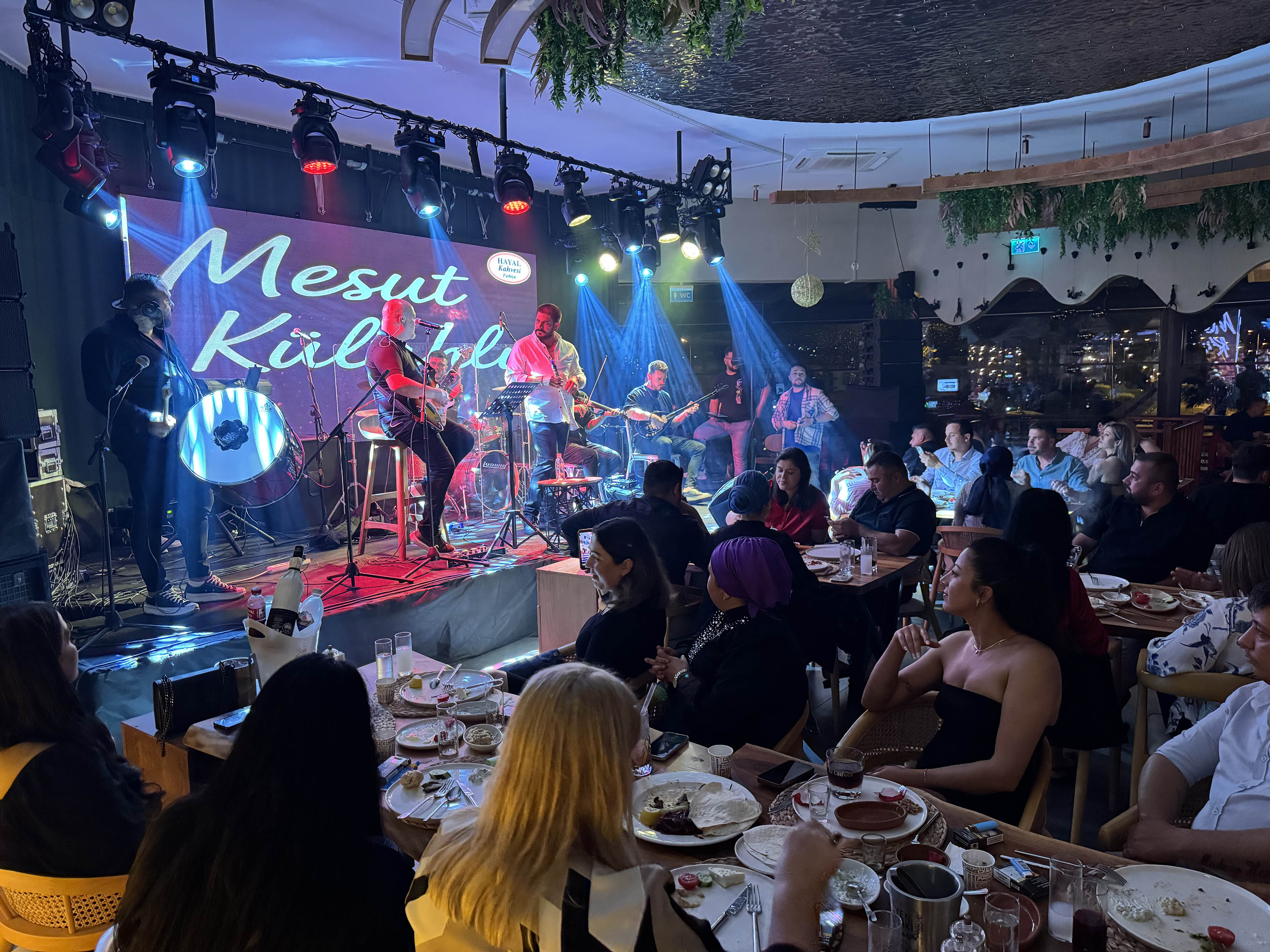 Mesut Külahlı’dan Hayal Kahvesi'nde Unutulmaz Bir Gece