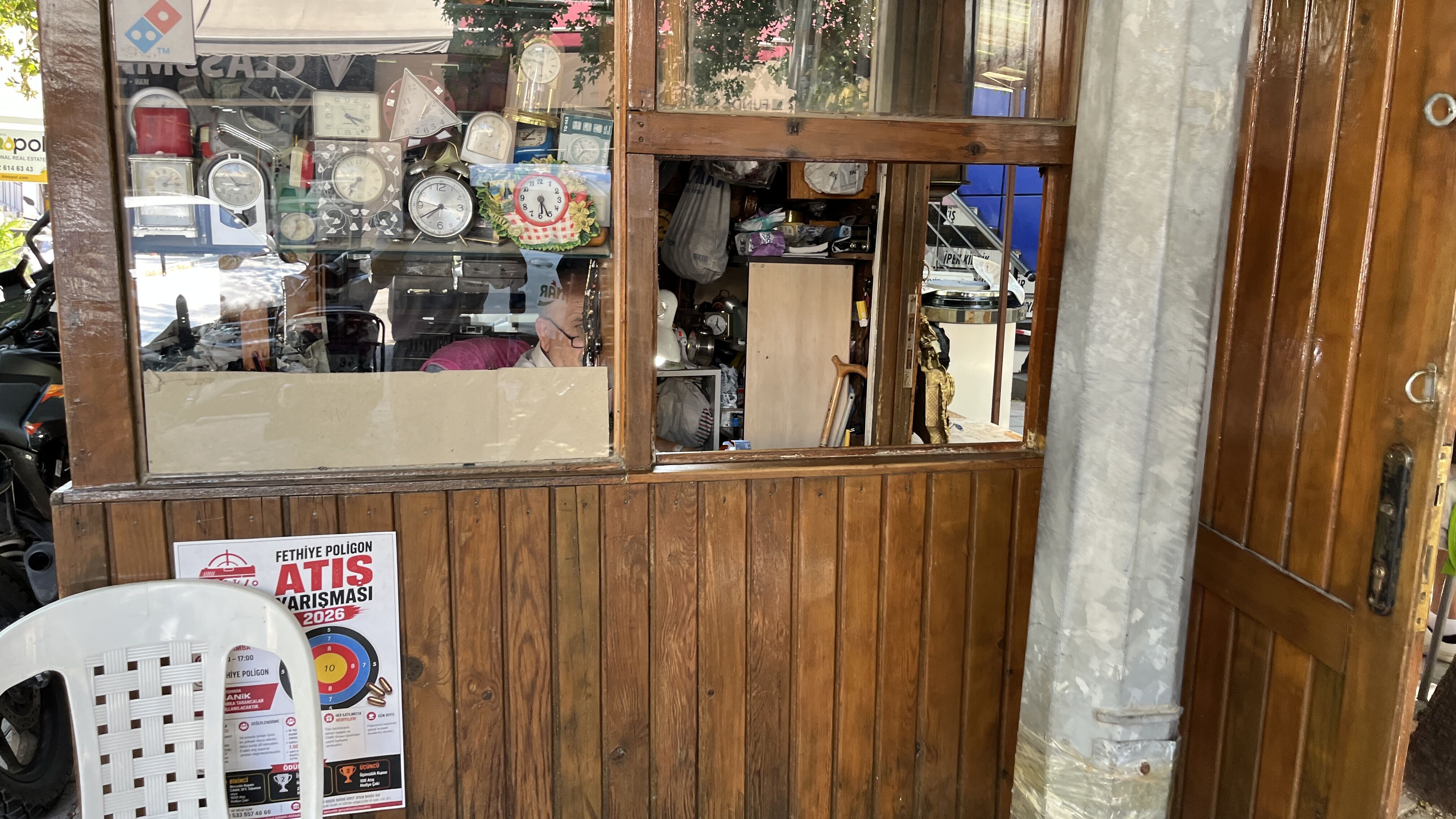 Fethiye'nin Zaman Ustası, 56 Yıldır Saatlere Hayat Veriyor