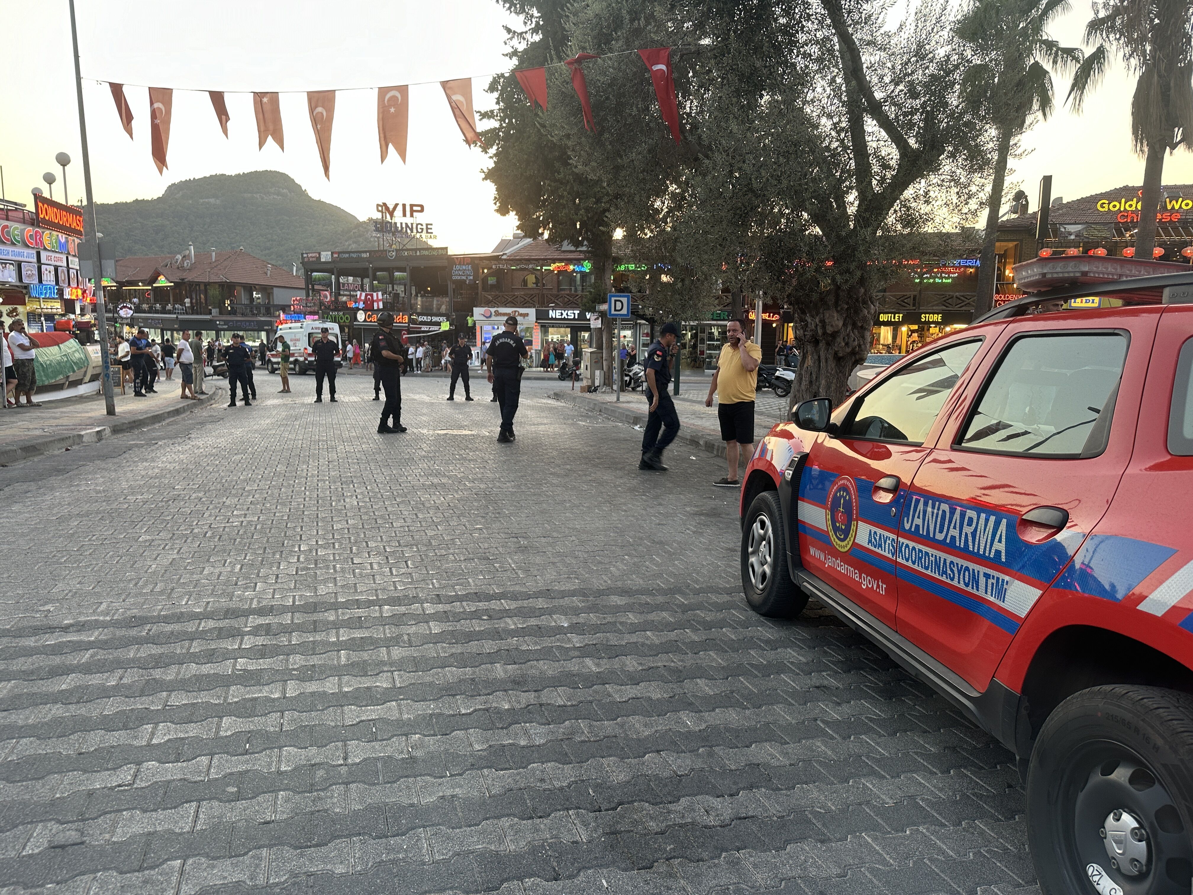 Fethiye’de Silahlı Şişeli Taşlı Kavga: 13 Yaralı