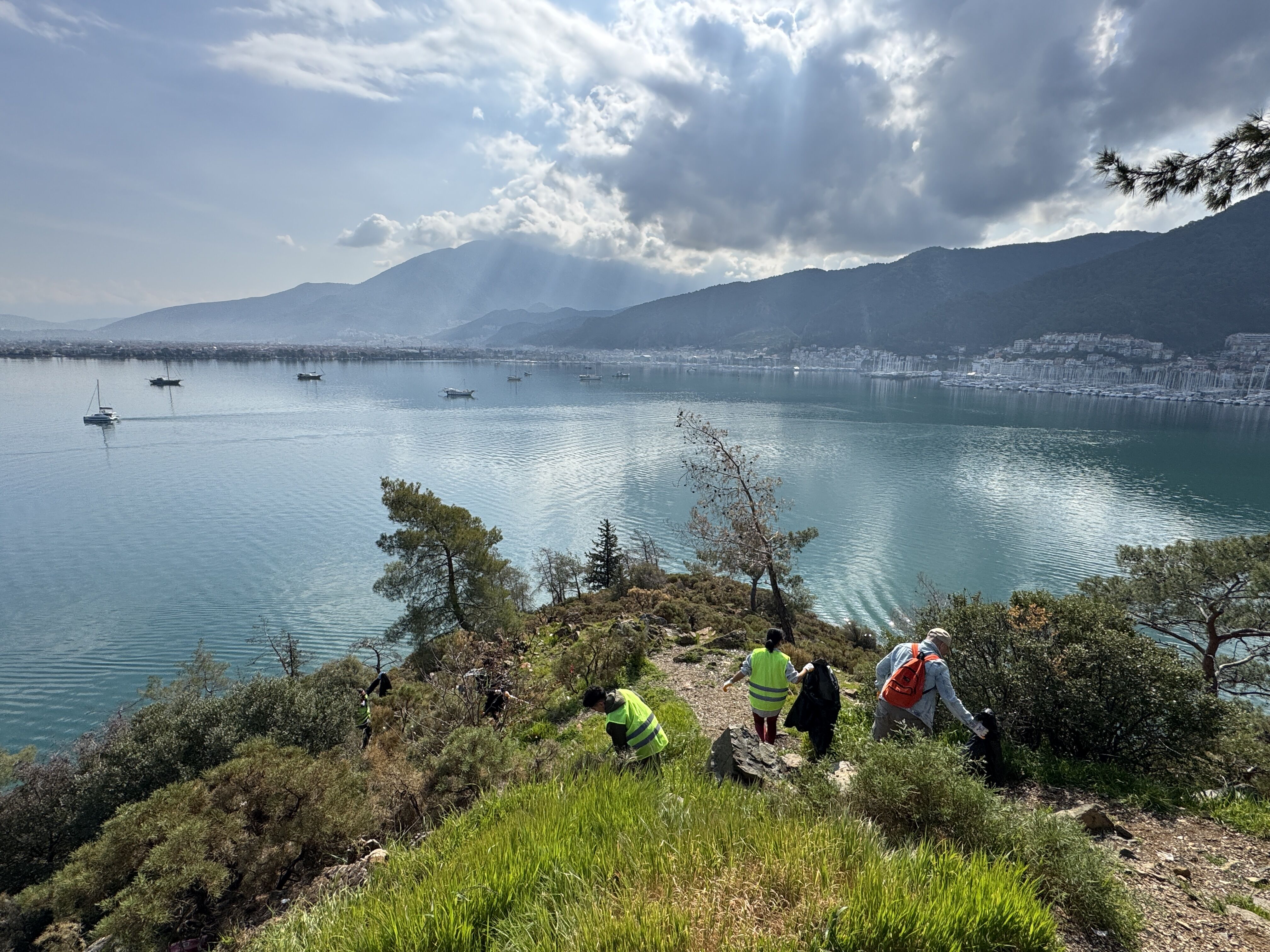 Fethiye Yarımada’da Çevre Temizliği: Çevreye Duyarlılık Çağrısı ve Cezai Önlemler