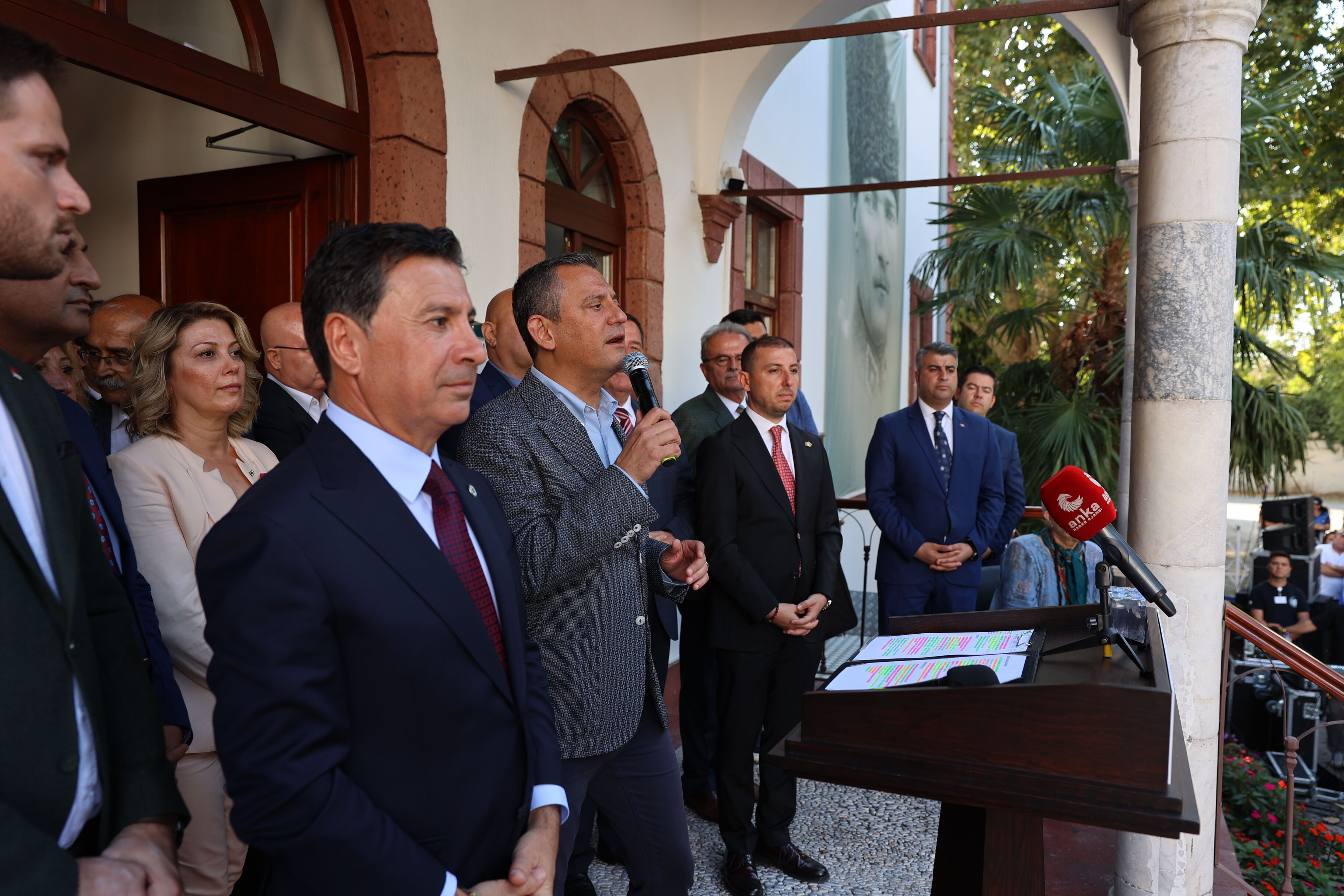CHP Genel Başkanı Büyükşehir Belediyesi’ni Ziyaret Etti
