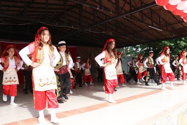 Yunus Nadi İlkokulu Öğrencilerinden 23 Nisan Gösterisi