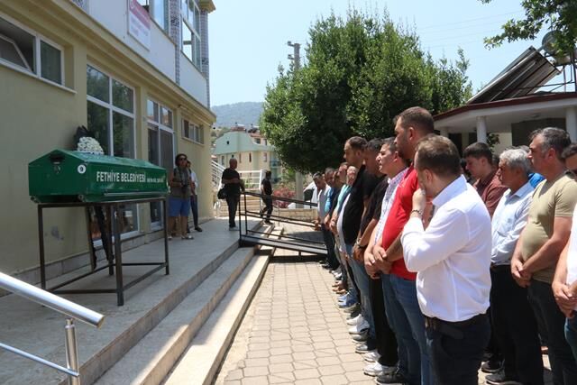 Saklıkent’te Başına Taş Düşen 3 Yaşındaki Yamaç, Son Yolculuğuna Uğurlandı