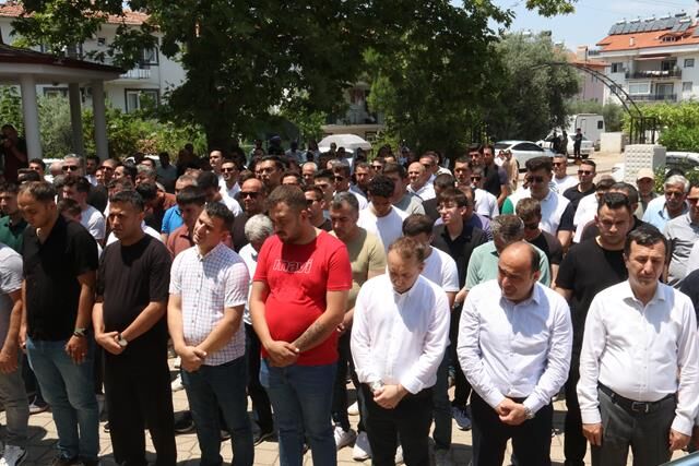 Saklıkent’te Başına Taş Düşen 3 Yaşındaki Yamaç, Son Yolculuğuna Uğurlandı