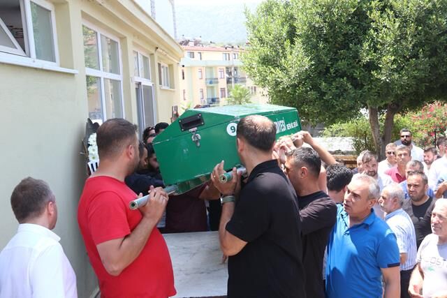 Saklıkent’te Başına Taş Düşen 3 Yaşındaki Yamaç, Son Yolculuğuna Uğurlandı