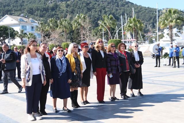Fethiye’de Kadınlar, Gününü Oynayarak Kutladı