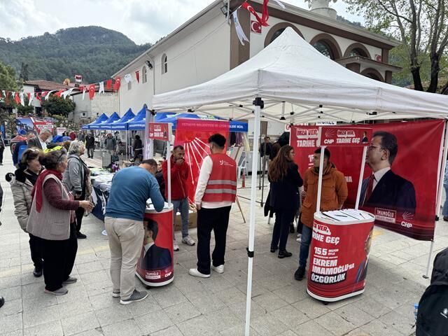 Üzümlü Festivali’nde İmamoğlu İçin İmza Kampanyası