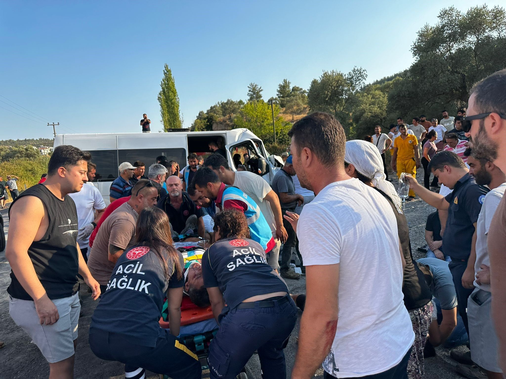 İşçi Servisi İle İtfaiye Aracı Çarpıştı: 8 Yaralı
