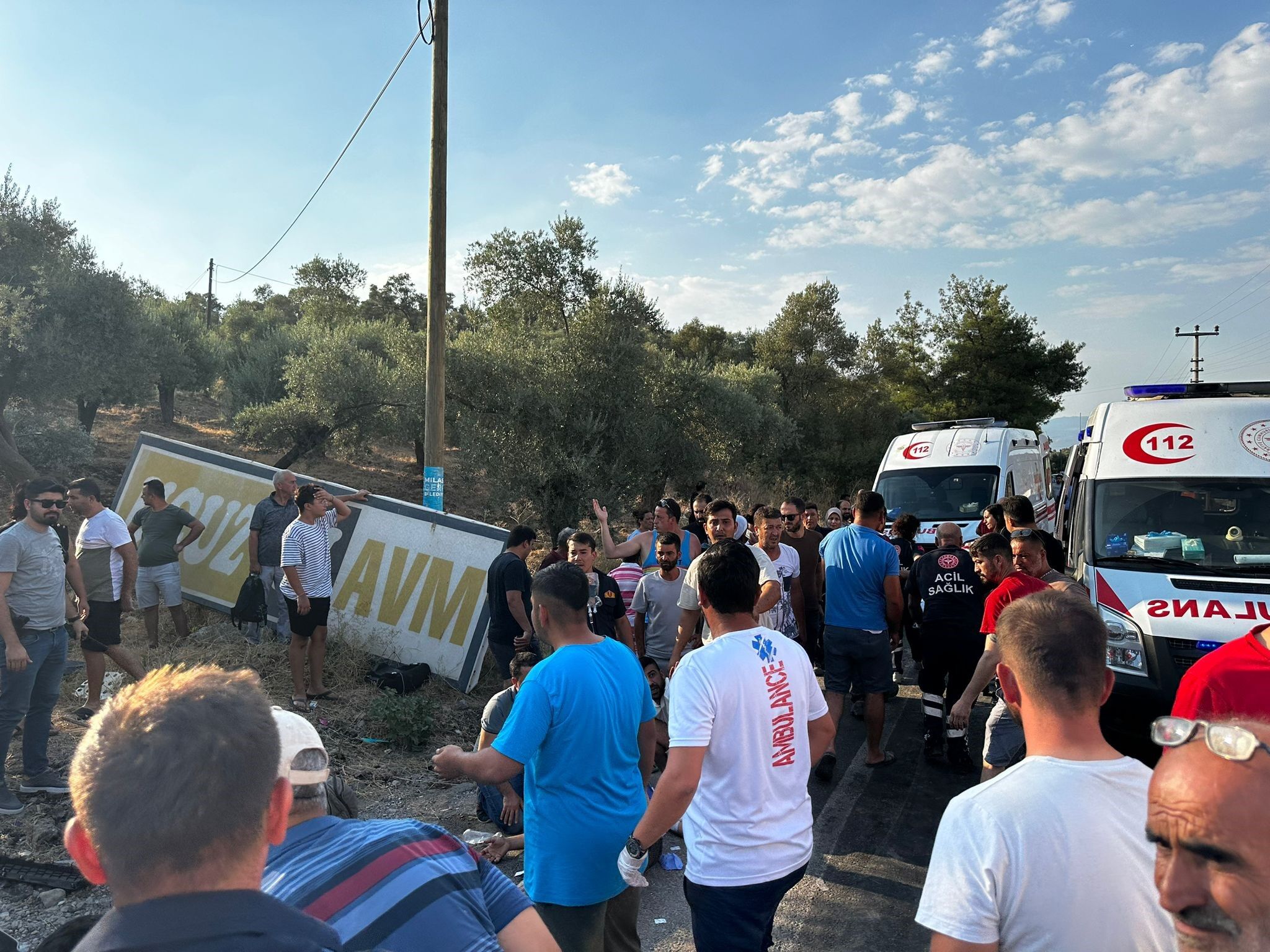 İşçi Servisi İle İtfaiye Aracı Çarpıştı: 8 Yaralı