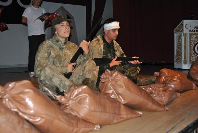 “İstiklal’den İstikbal’e” Ayakta Alkışlandı