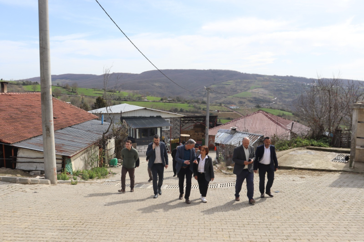 İzmit Belediyesi Gökçeören'de Halkın Sesi Oldu: Talep ve İhtiyaçlar Yerinde Dinlendi