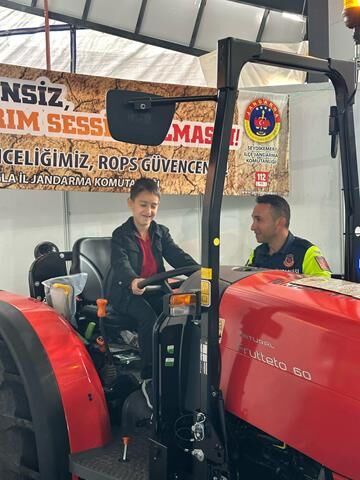 Seydikemer Fuarı’nda Jandarmadan Bilgilendirme