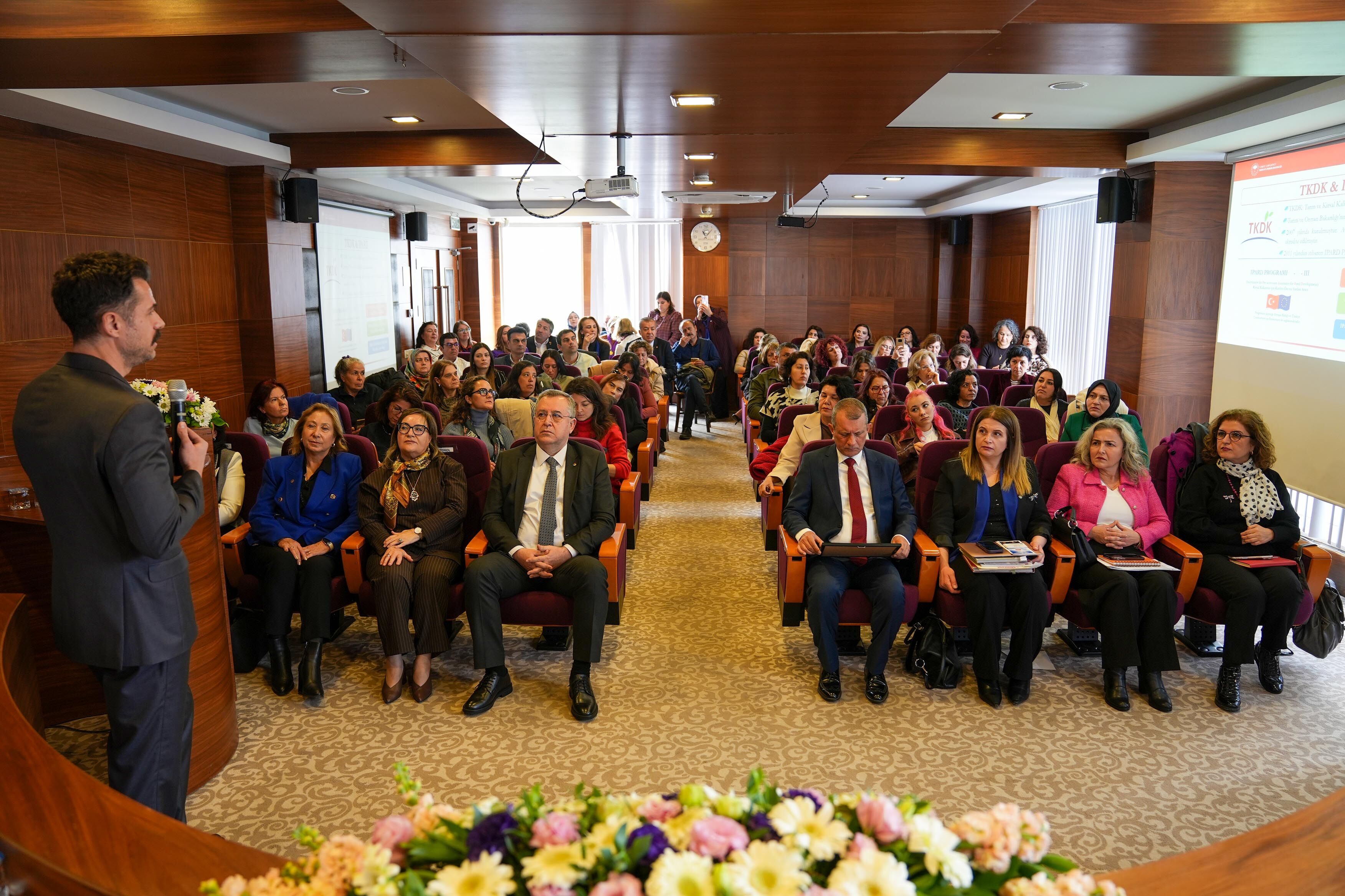Kadın Üreticiler “Tarımda Kadın Eli” Çalıştayın’da Buluştu