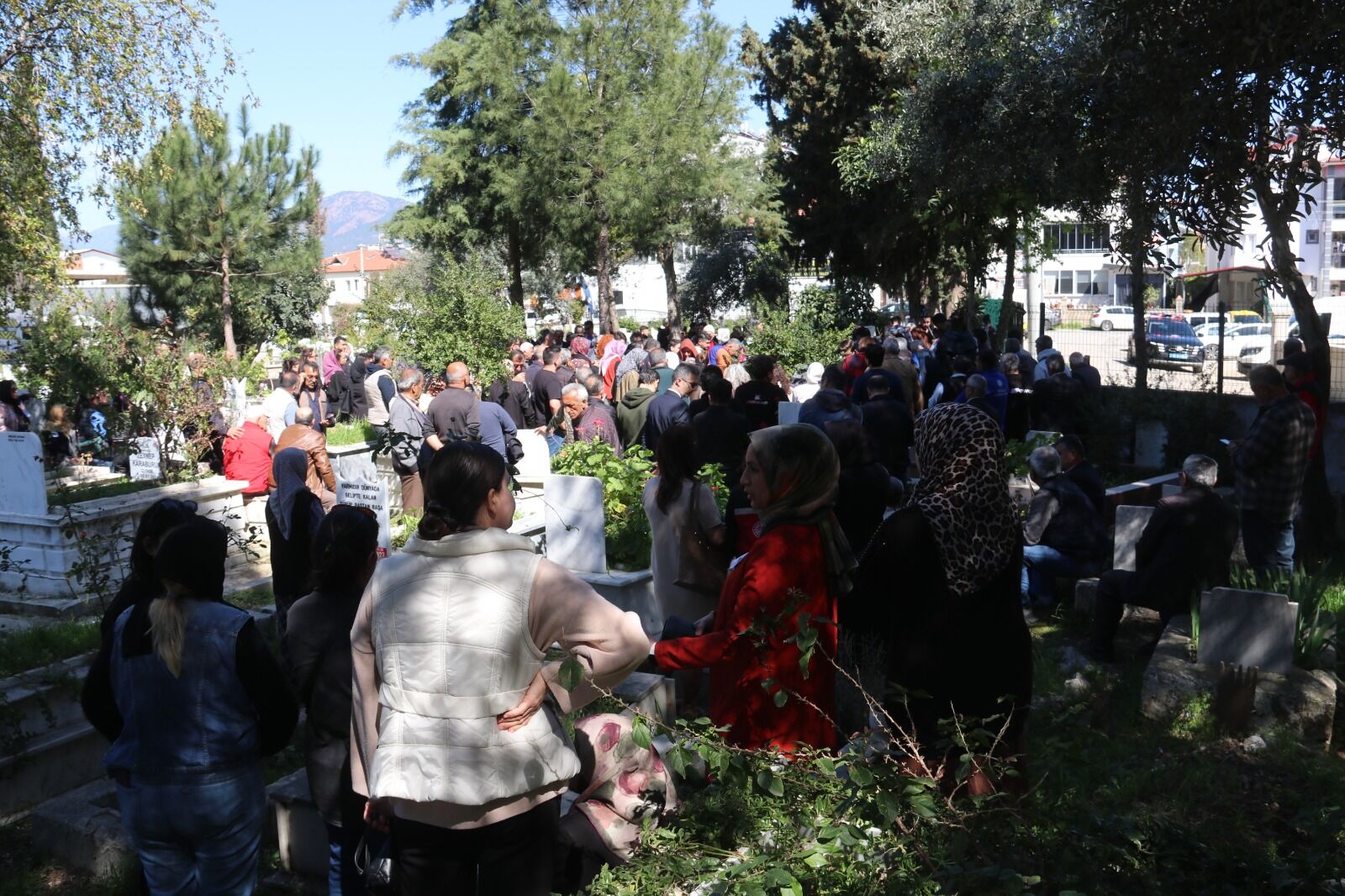 Kadınlar Günü’nde Katledilen Sermin Tombak Fethiye’de Toprağa Verildi