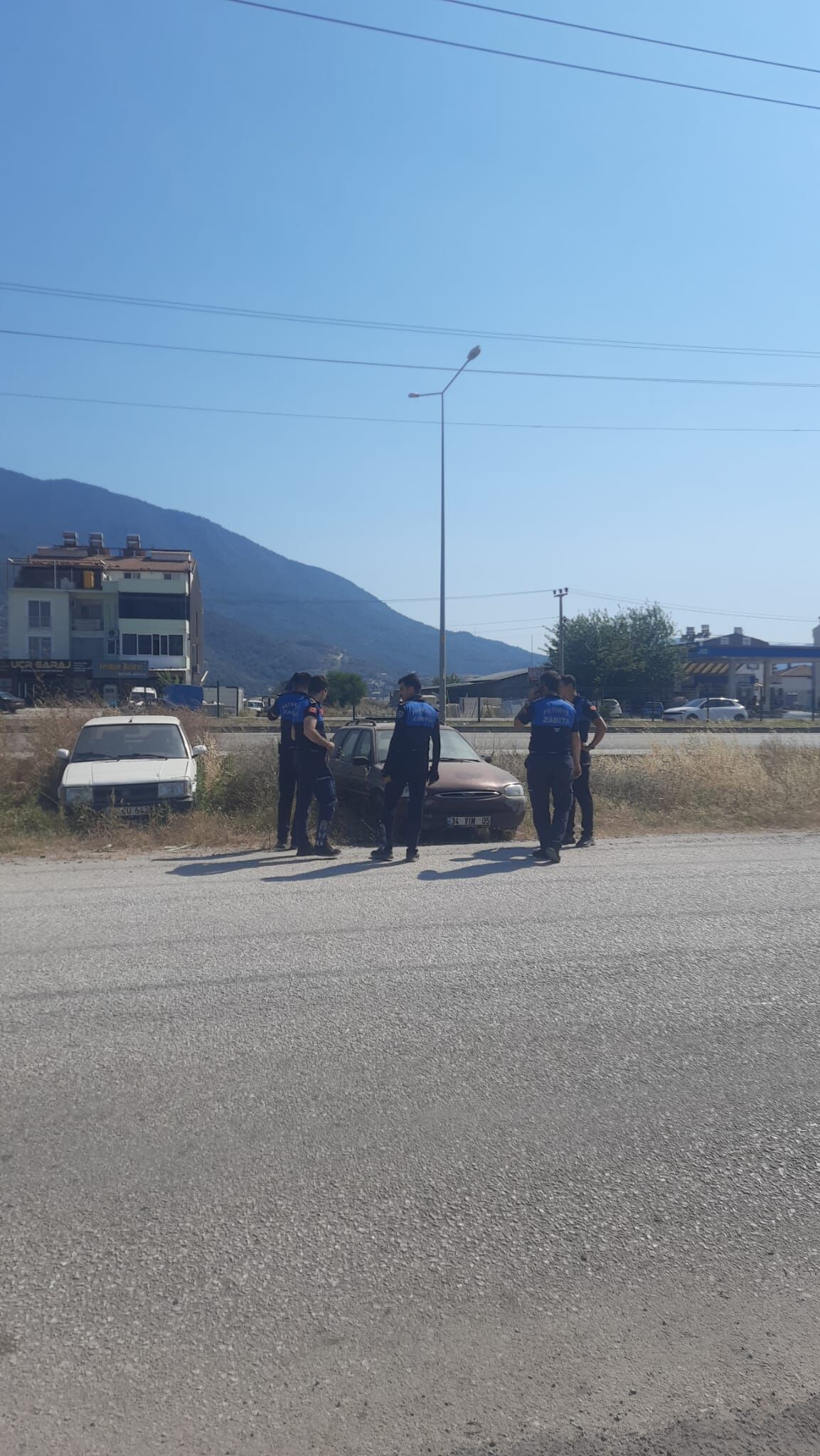 Karaçulha Çevre Yolunda Görüntü Kirliliğine Geçit Yok