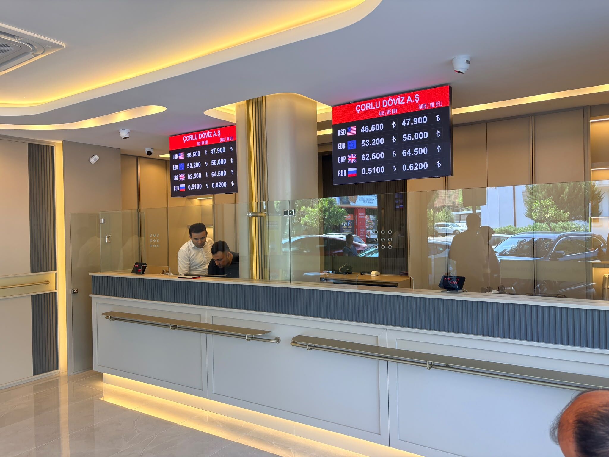 Karlık Kuyumculuk Döviz Bürosu Fethiye’de Hizmete Açıldı