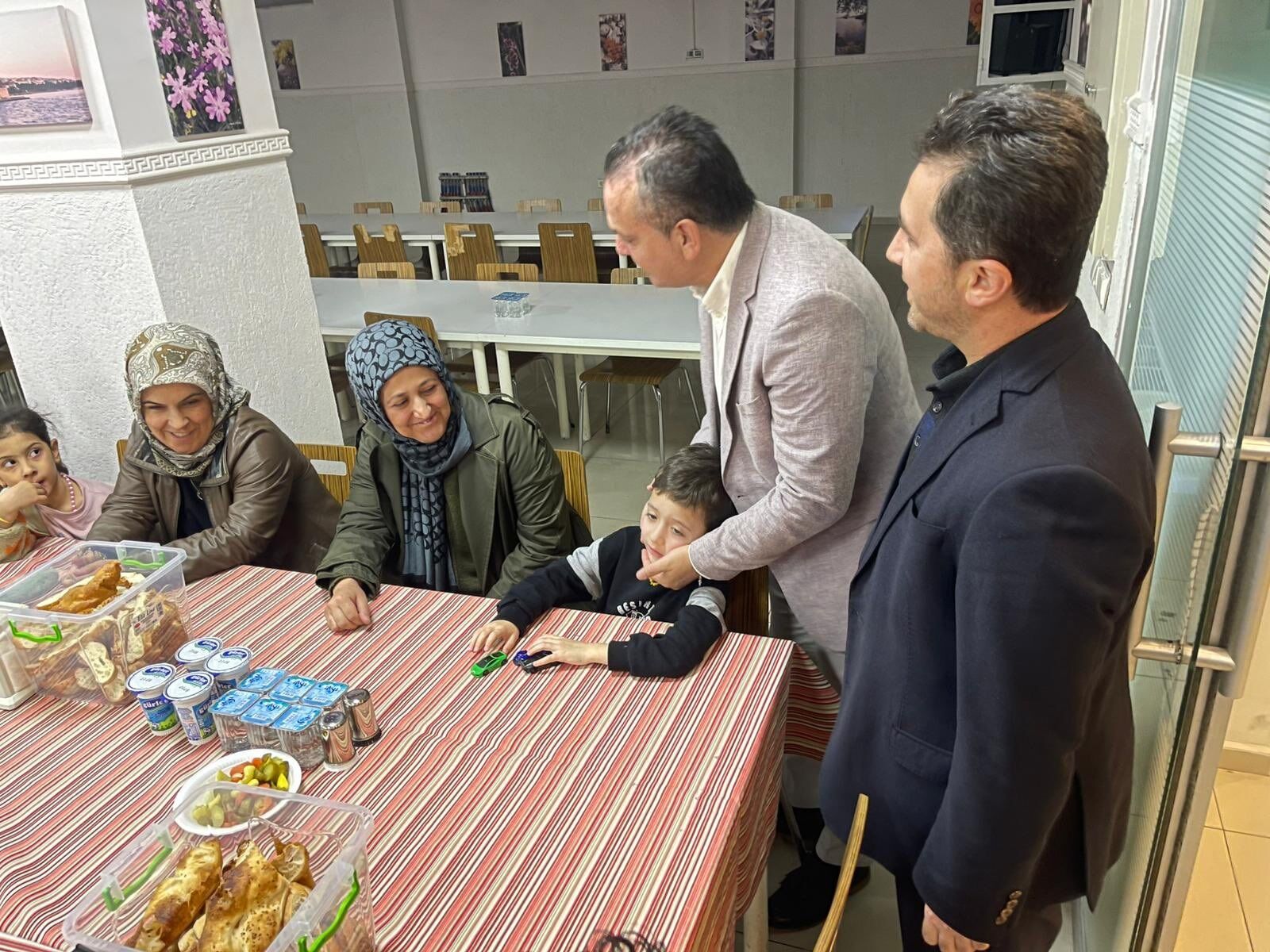 Kaymakam Akkaya, Şehit Aileleriyle Buluştu
