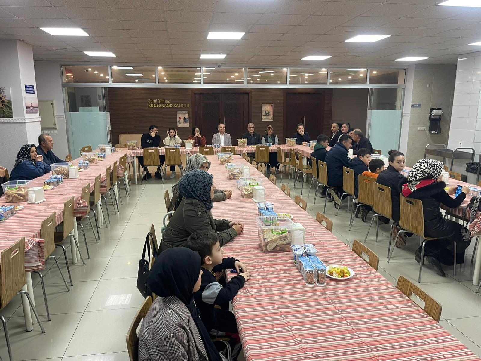 Kaymakam Akkaya, Şehit Aileleriyle Buluştu
